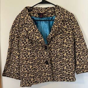 Willi Smith cheetah print blazer two buttons and blue lining with collar